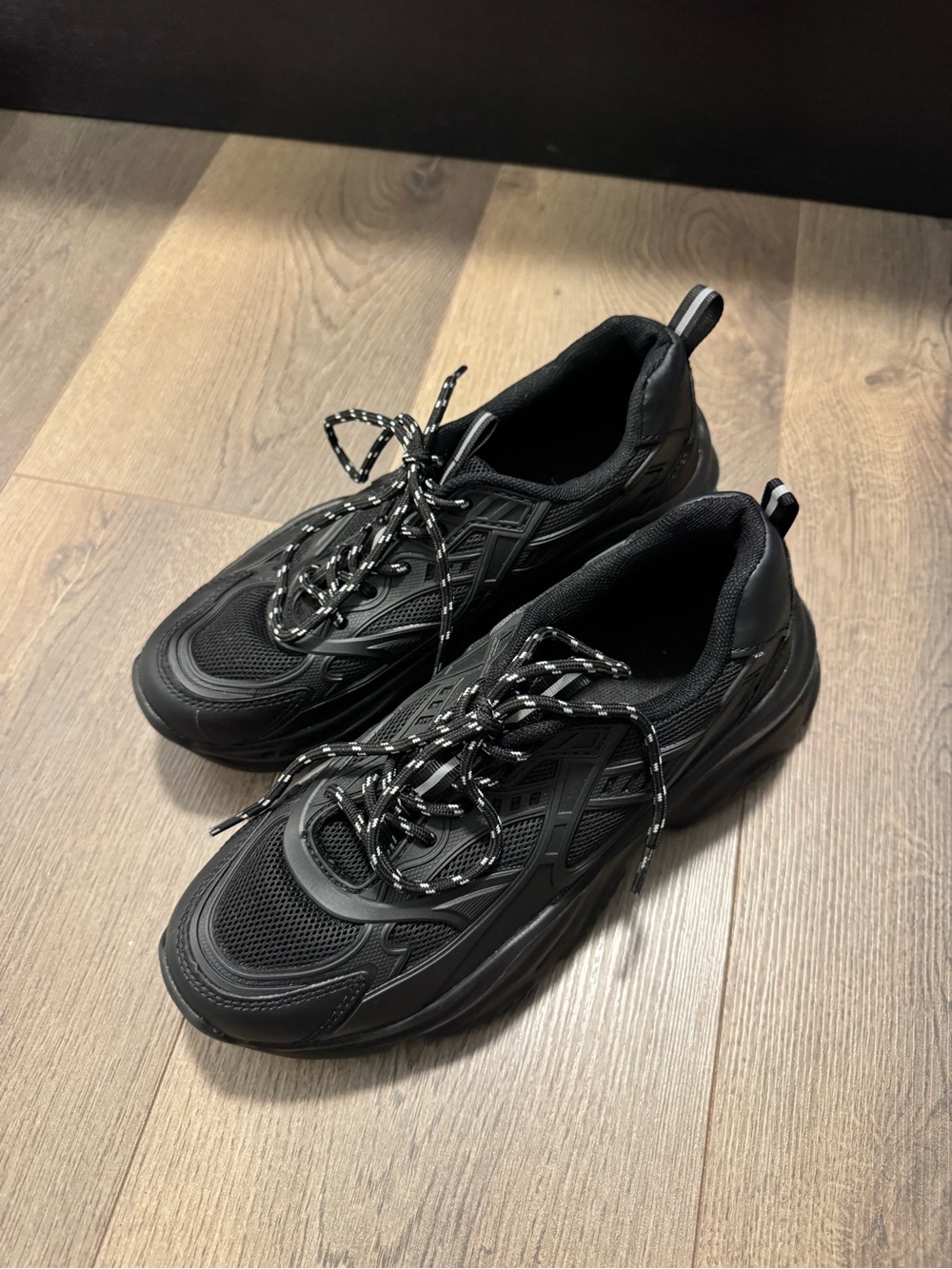 Black Sneakers